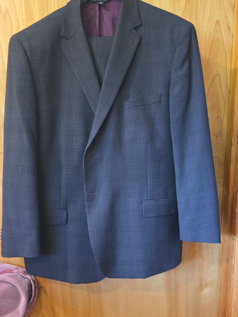 Michael Strahan Berry-Colored Suit